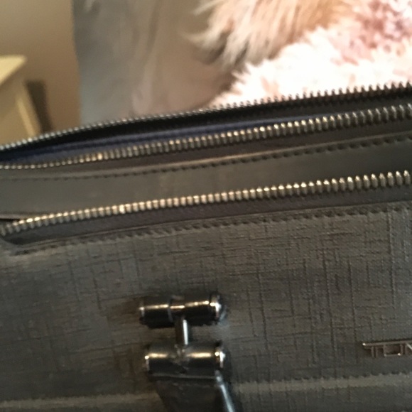 Tumi Bag-Gates Slim Messenger Leather/Canvas Laptop Bag - Picture 11 of 14